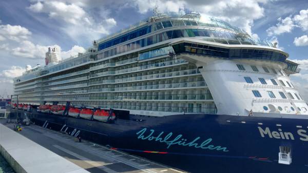 Mein Schiff 5 Kanaren mit Madeira oder Kapverden mit Hotel auf Teneriffa